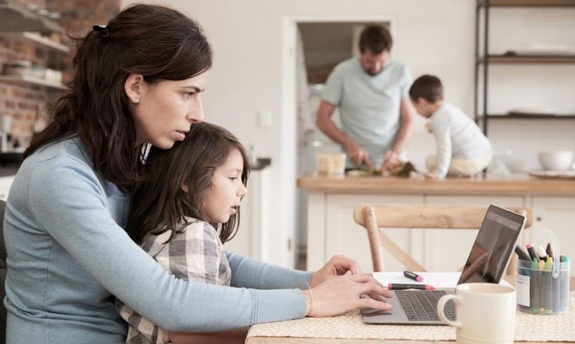 Familia, trabajo y salud: tres escenarios que visibilizan el dinámico rol de ser mamá